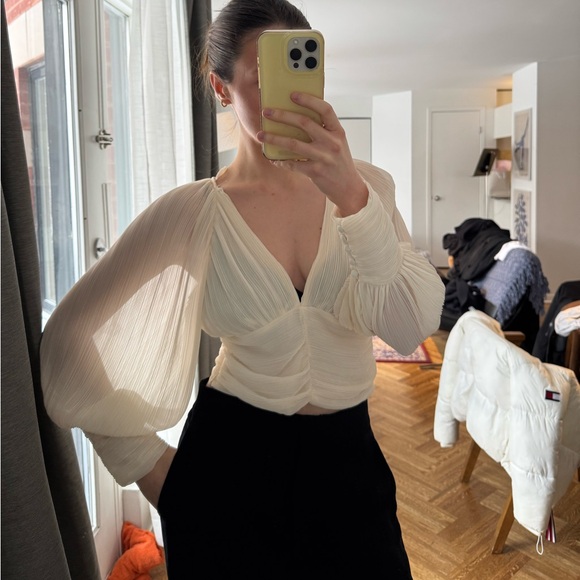 Zara ecru pleated blouse size small - Picture 2 of 8